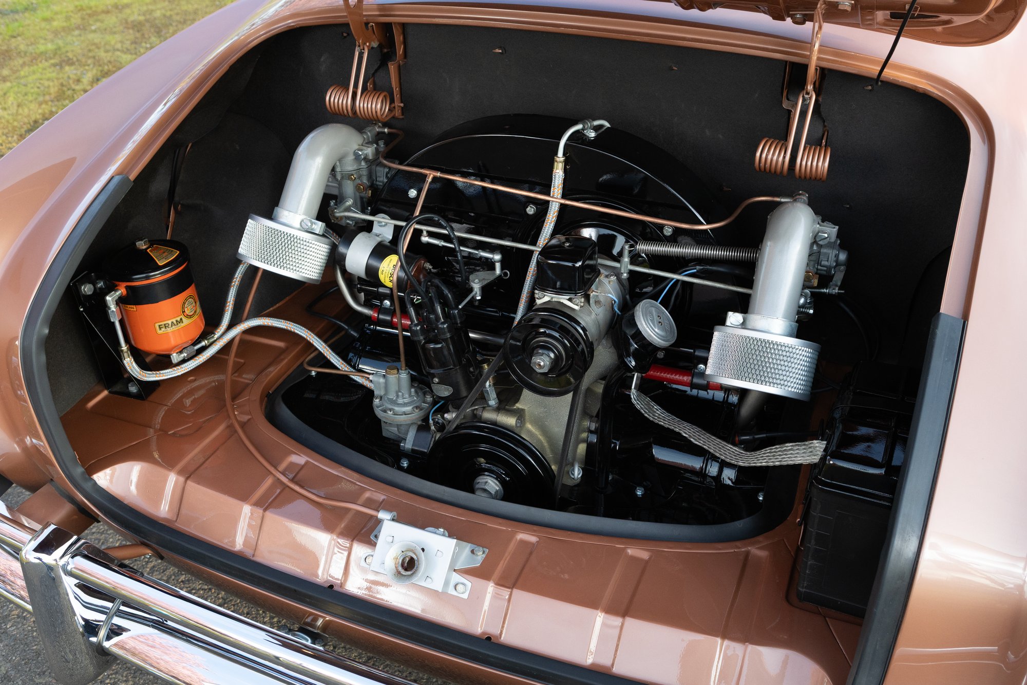 Under the decklid: a fully restored 36hp engine with an Okrasa upgrade kit.