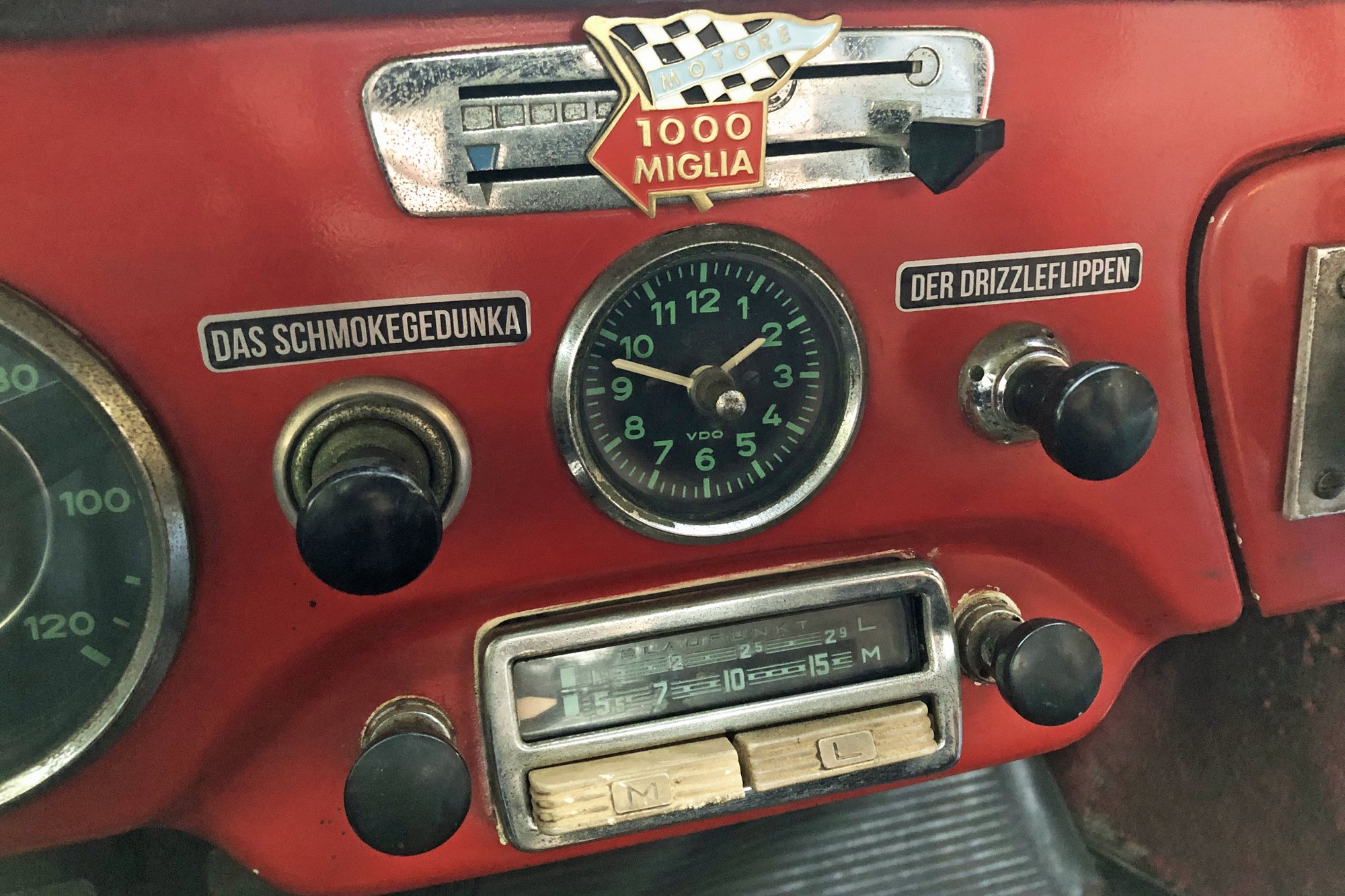 The car was delivered new in October 1962 equipped with this Blaupunkt radio.
