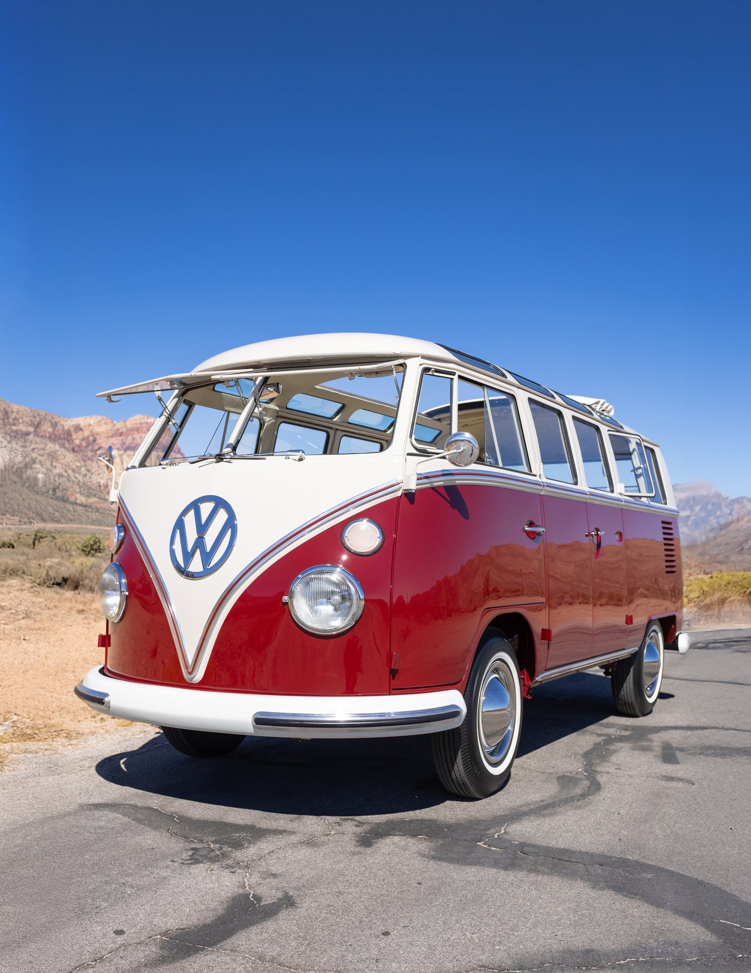 Ray Thom's 1966 21-Window Double-Door Deluxe Bus