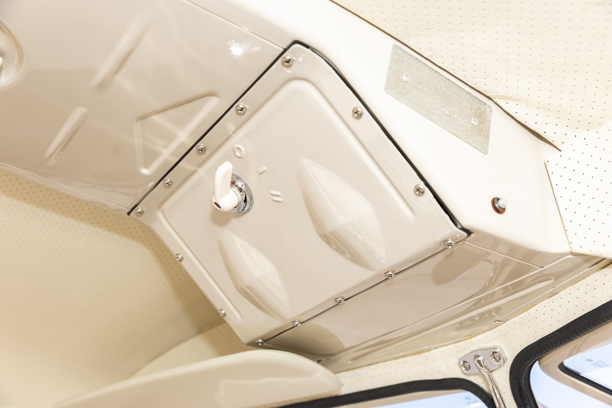 Ambulance fans are not only an era-correct option but a helpful one on summer drives.